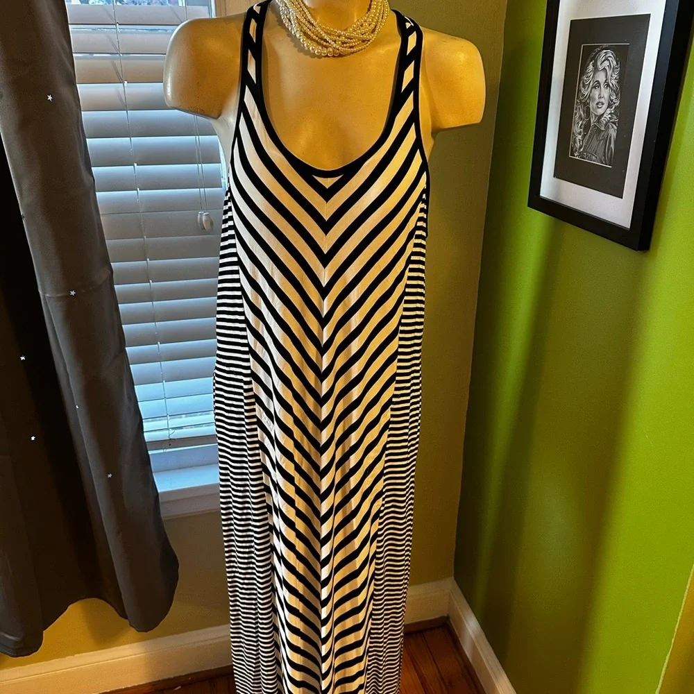 Soma Black and White Chevron Maxi Dress with built in bralette - Picture 2 of 7